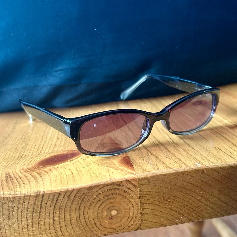 Vibtage 90s Black Rectangular Acetate Framed Sunglasses with Ombré Arms - Picture 8 of 9